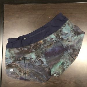Lululemon speed up shorts 2.5”